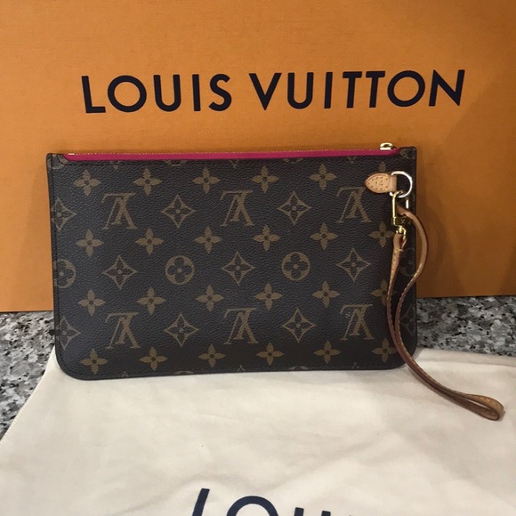 MEET YOUR POSHER, REBECCA - Picture 12 of 13